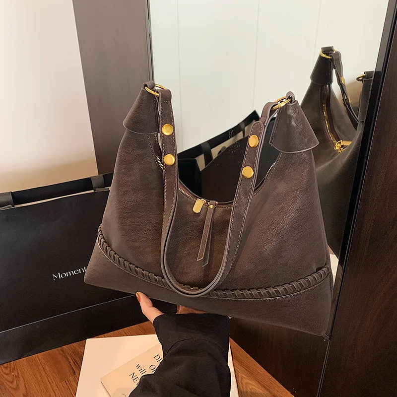 Clean minimal women Shoulder bag
