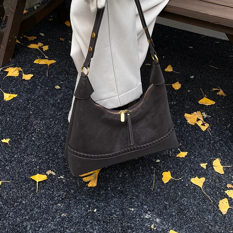 Clean minimal women Shoulder bag