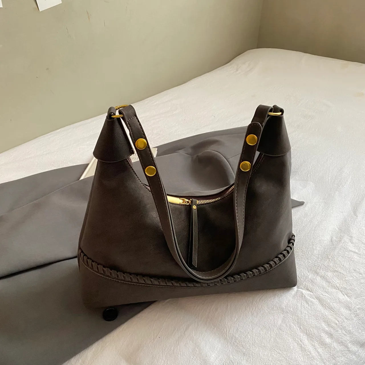 Clean minimal women Shoulder bag