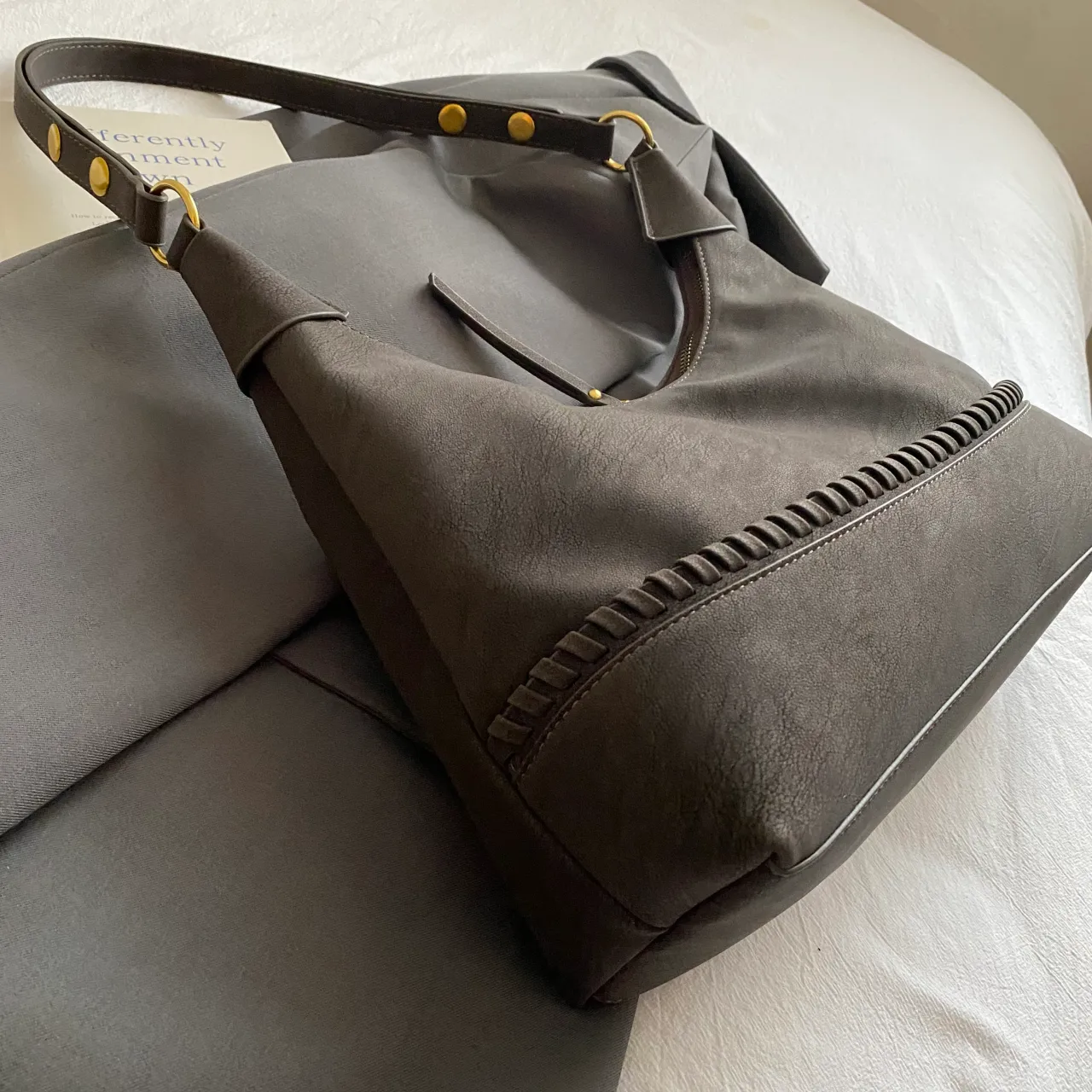 Clean minimal women Shoulder bag