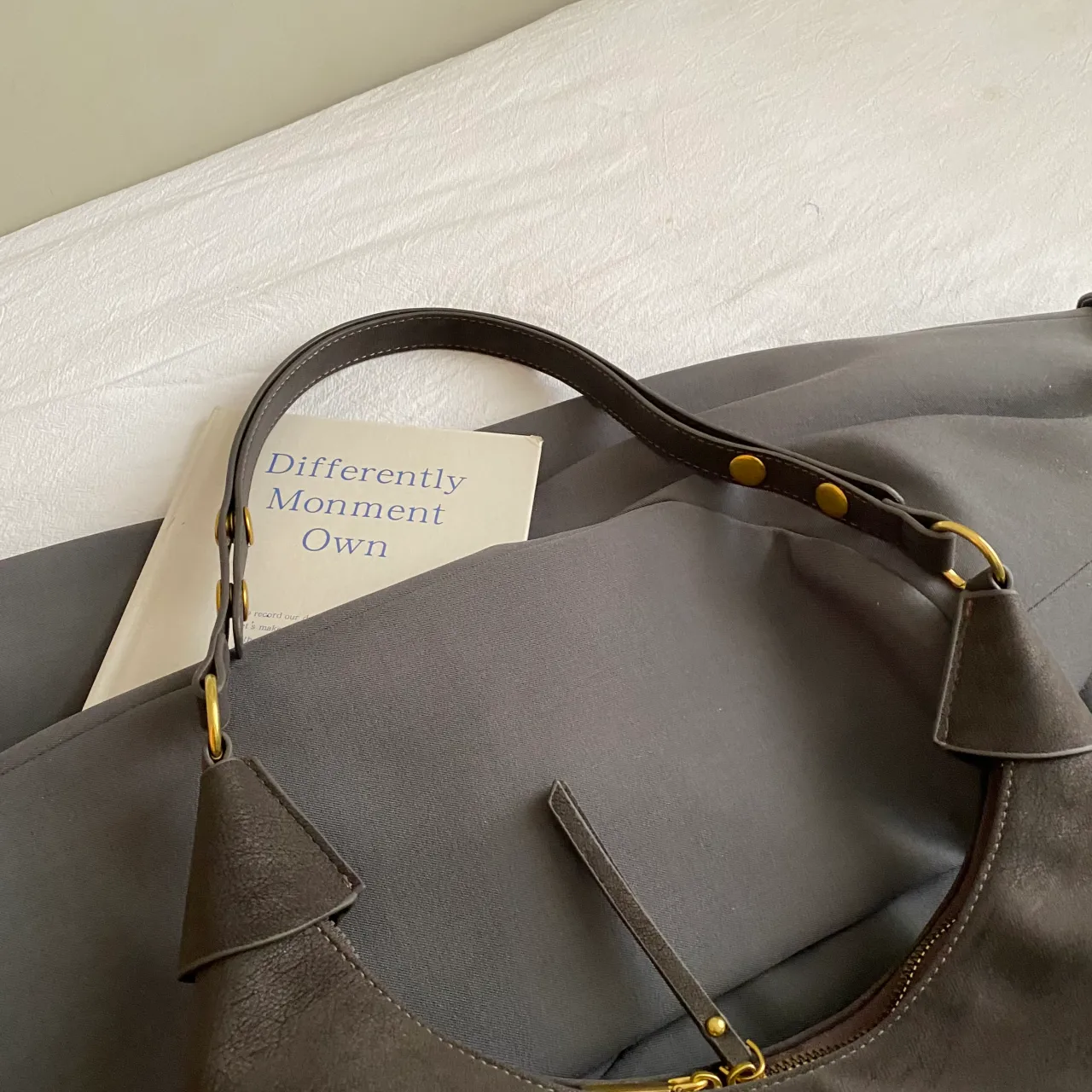Clean minimal women Shoulder bag