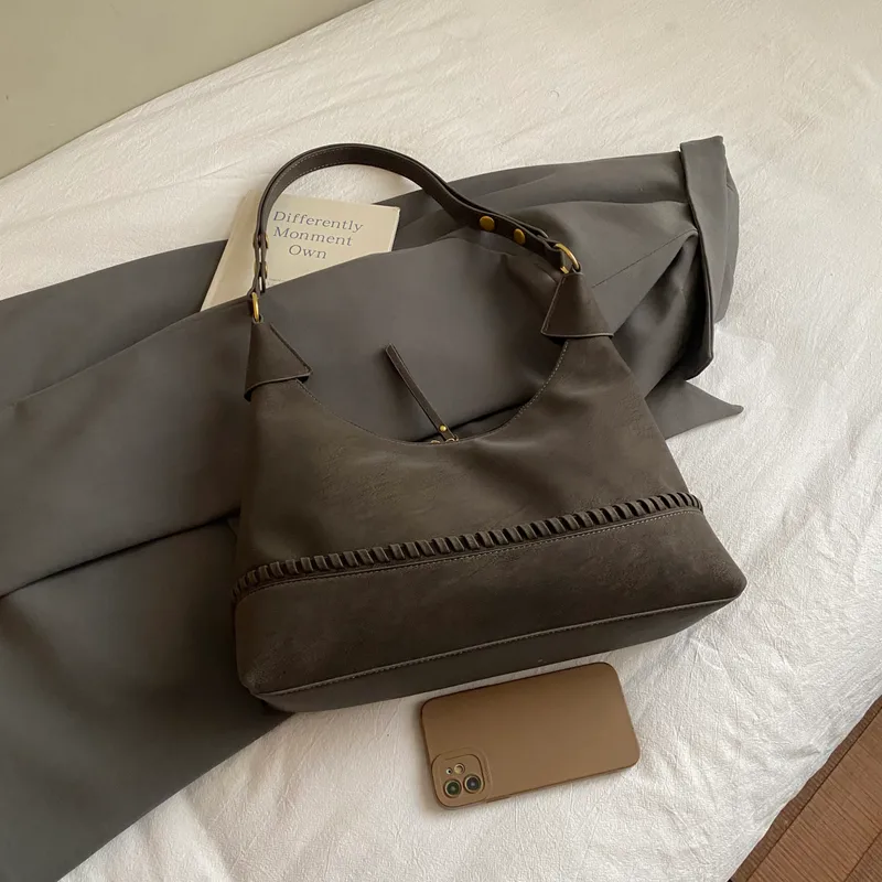 Clean minimal women Shoulder bag